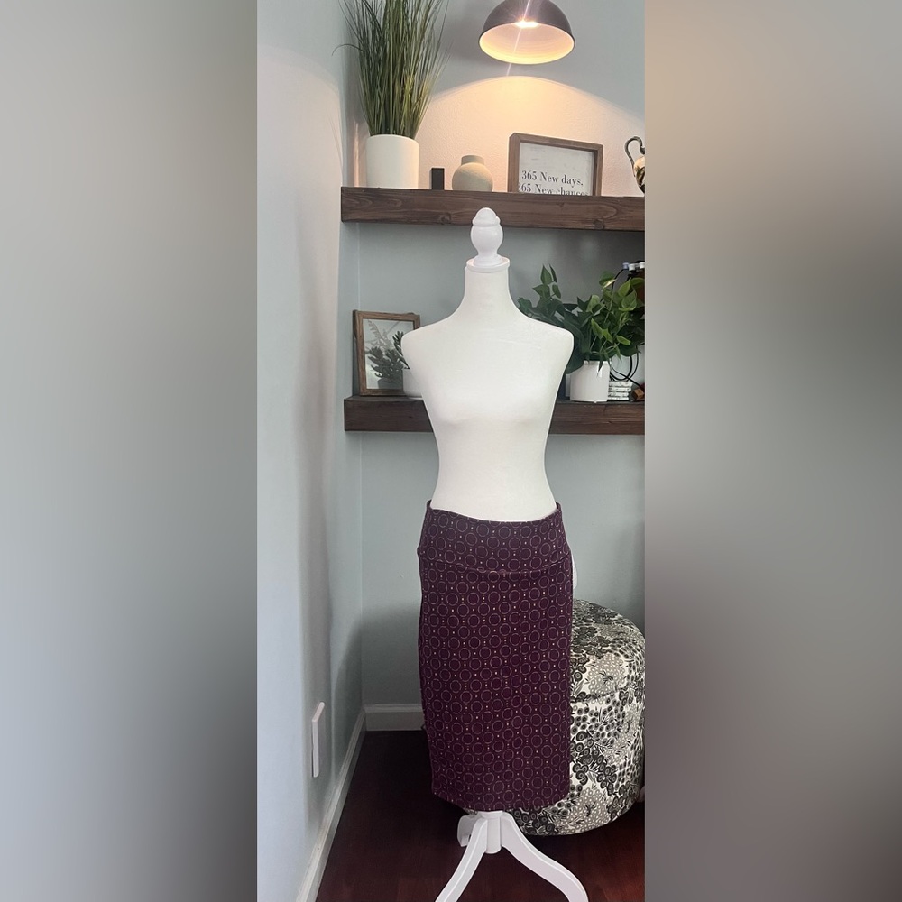 LuLaRoe Cassie Maroon Patterned Pencil Skirt